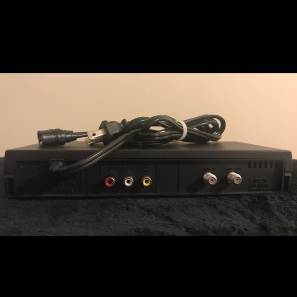 Magnavox DTV Digital to Analog ConverterW/Remote~Untested - Picture 10 of 11